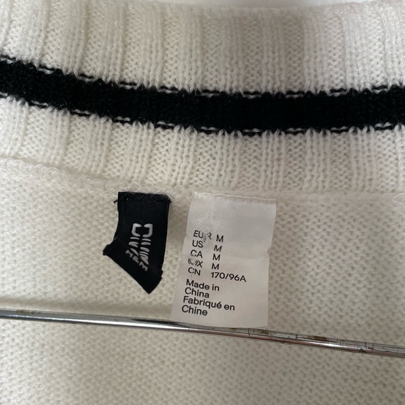 Medium Vest - Picture 3 of 4